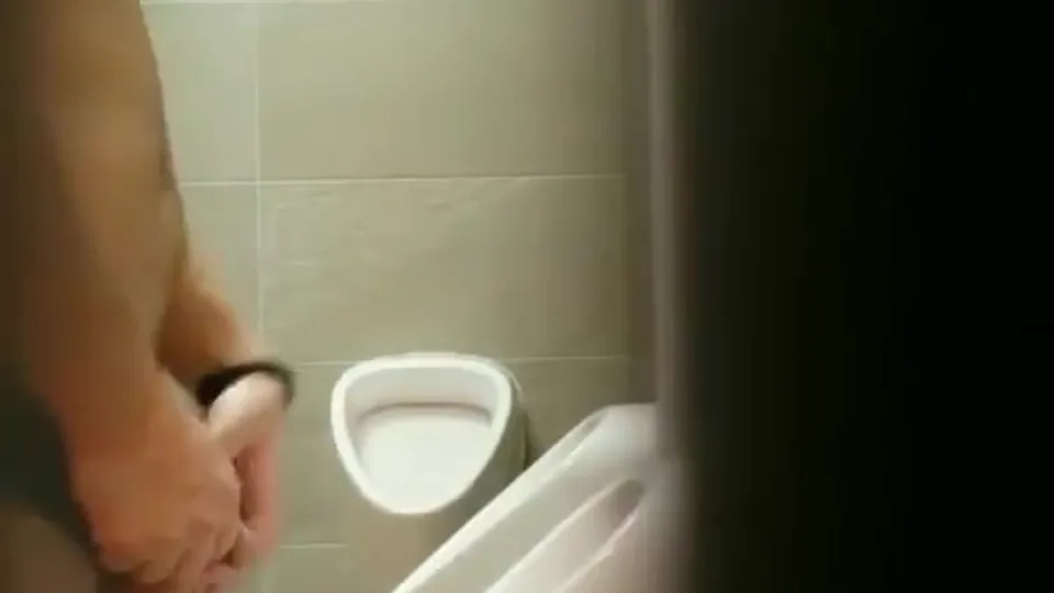 SPYING HOT MEN AT THE URINAL 44 - ThisVid.com
