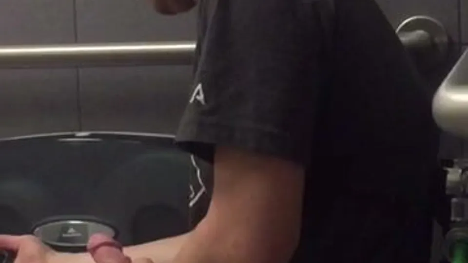 Spying on guy through hole in stall - ThisVid.com