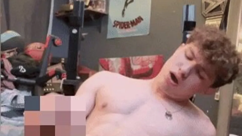 Joshie's Gay Threesome