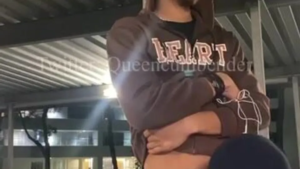 Squezz that nuts out in public parking - ThisVid.com
