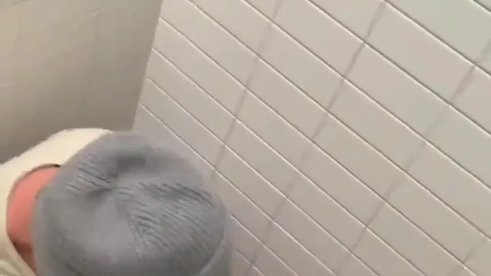 Stall Jerk Spy - ThisVid.com