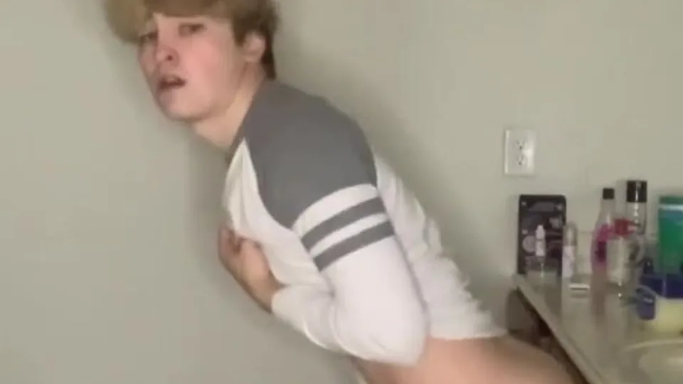 Steamy blondie teenie fellow plows himself with his fat faux-cock