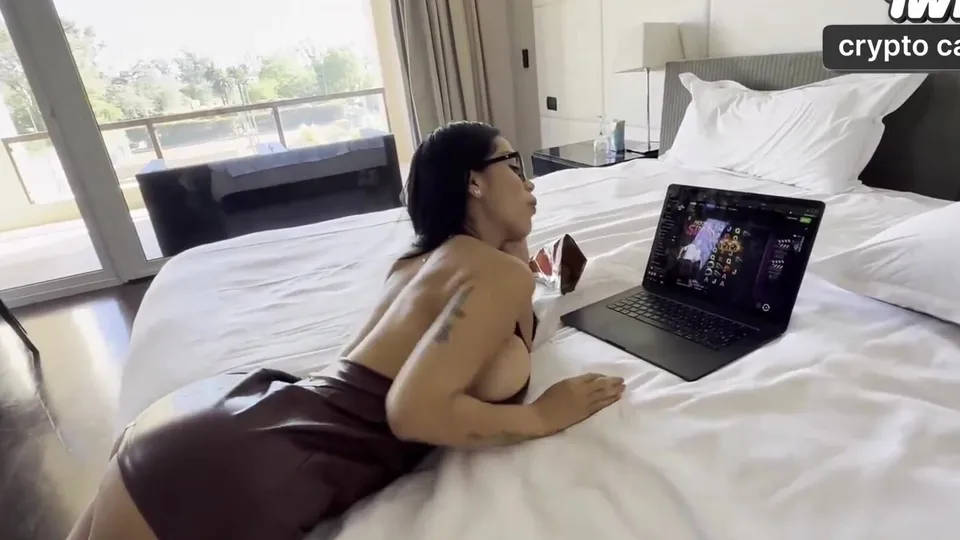 Lana's Addiction: Slots and Dicks