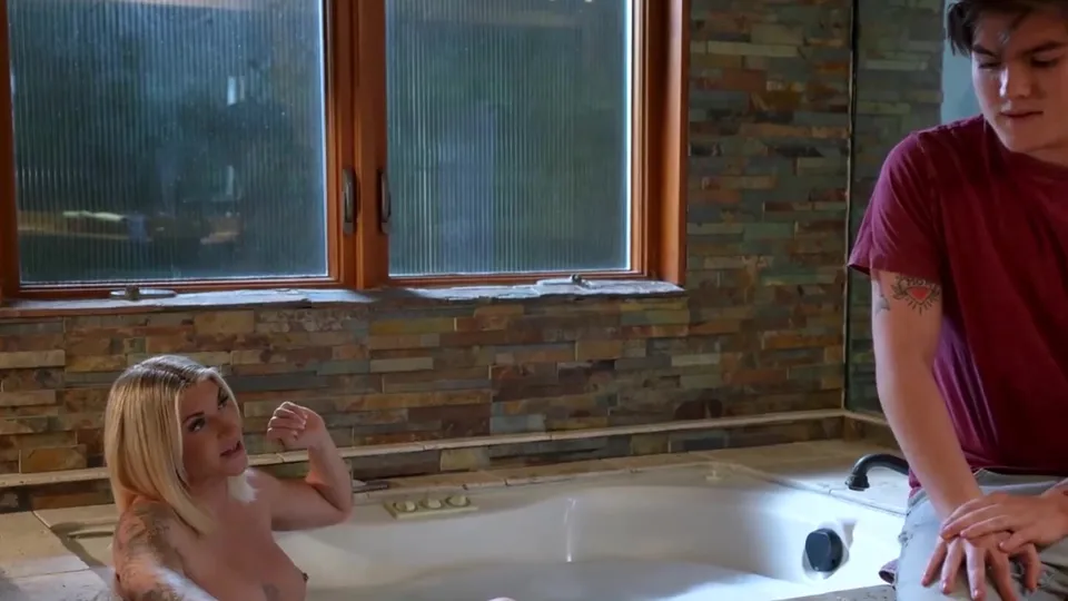 Stepmom asks stepson to get her pregnant
