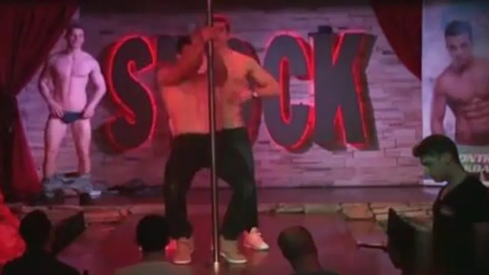Stock-Bar Strip Club Hot Guys - video 2 - ThisVid.com