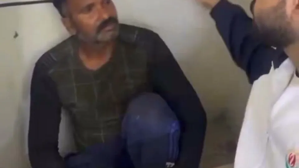 Straight Alpha Humiliates Indian Thief