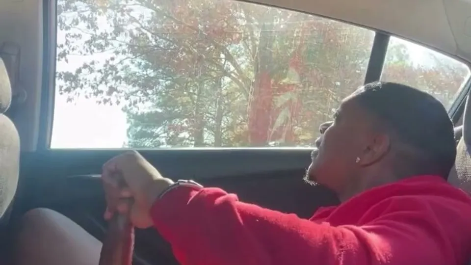 Str8 exhibitionist strokes monster bbc in his car - ThisVid.com