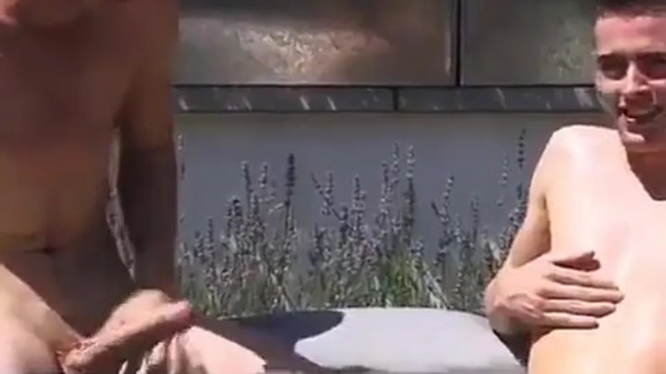 Str8 friends comparing dick size - ThisVid.com