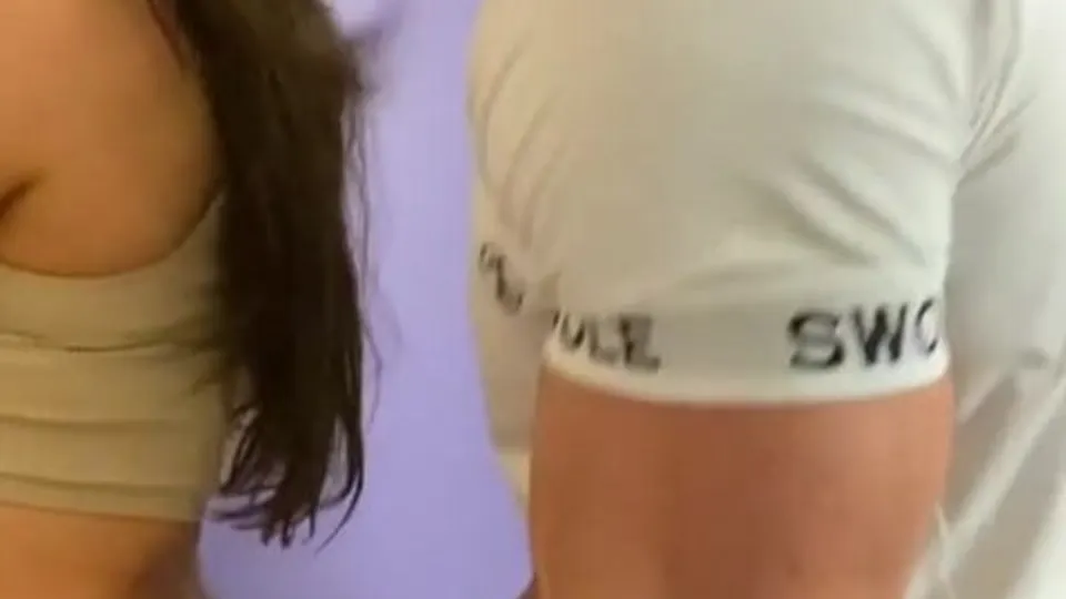 Bodybuilder fickt Hetero-Typ
