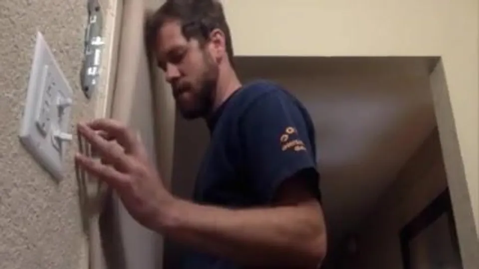 Str8 guy get blowjob real hot - video 15 - ThisVid.com