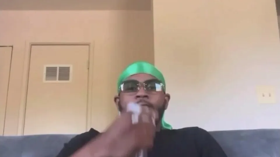 Str8 hung lightskin edging his huge BBC - ThisVid.com