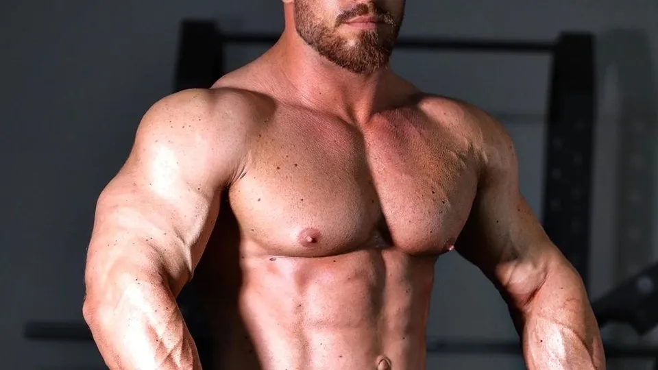 Str8 IG bodybuilder solo show - ThisVid.com