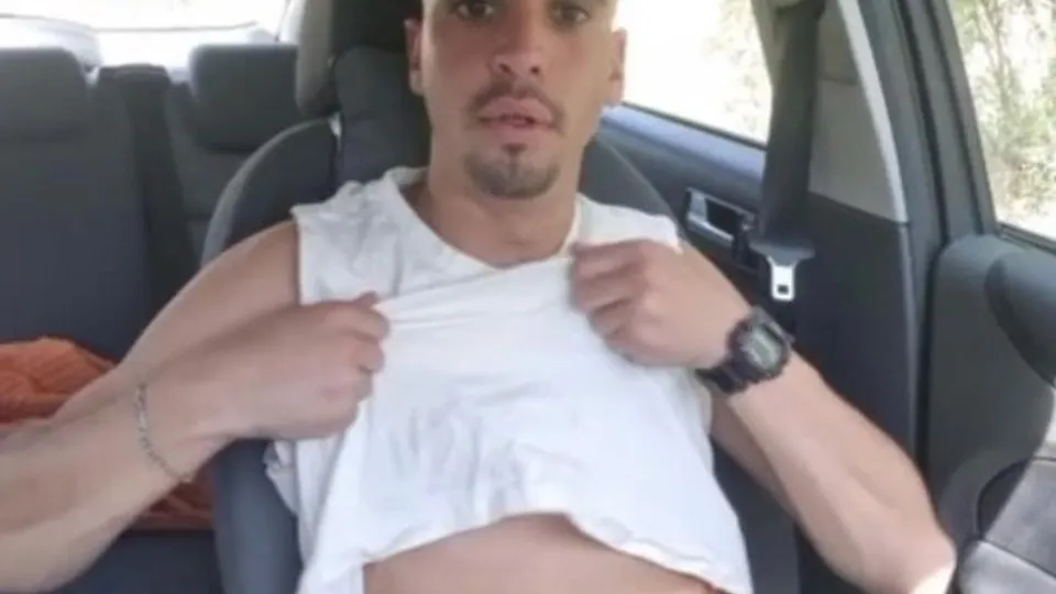 Str8 jerking car baited cumshot - ThisVid.com