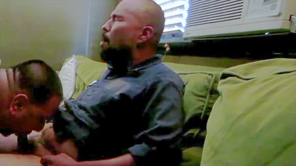 Str8 latin daddy sucked off by hungry cocksucker - ThisVid.com