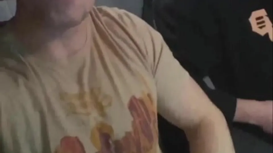 Str8 m8 gets a helping hand - ThisVid.com