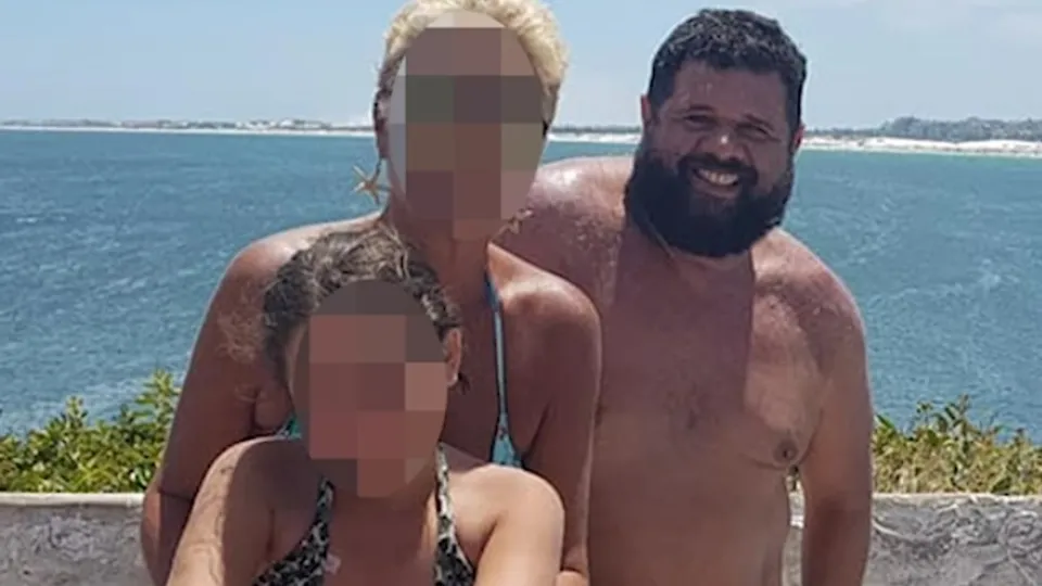 Married Boss Tastes Baking Apprentice