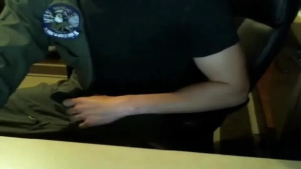 Copains de la marine hétéro qui baisent - ThisVid.com