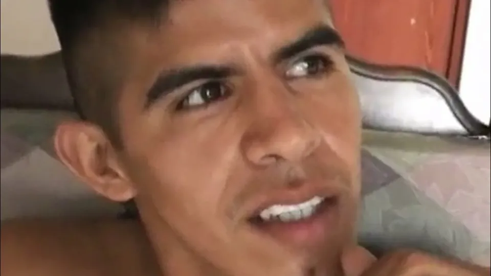 Str8 Peruvian soldier shows *TIGHT* hole - ThisVid.com