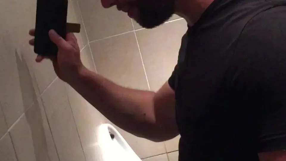 Str8 Pisser checks out my cock - ThisVid.com