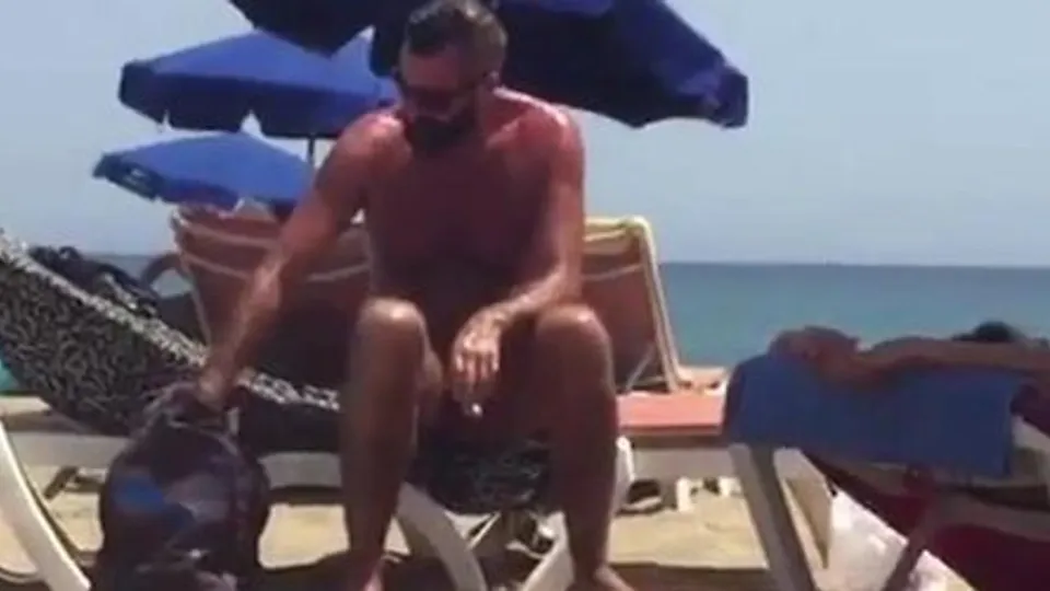 Str8 spy daddy bear at the beach