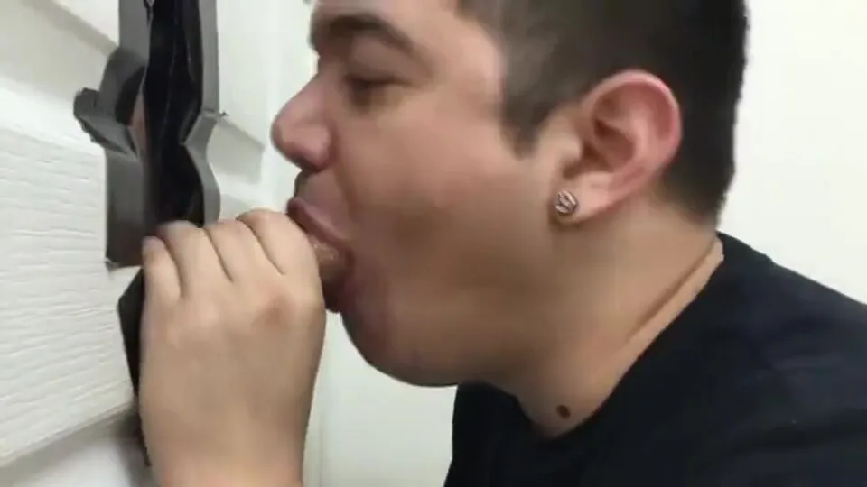 Str8 stud gloryhole - ThisVid.com