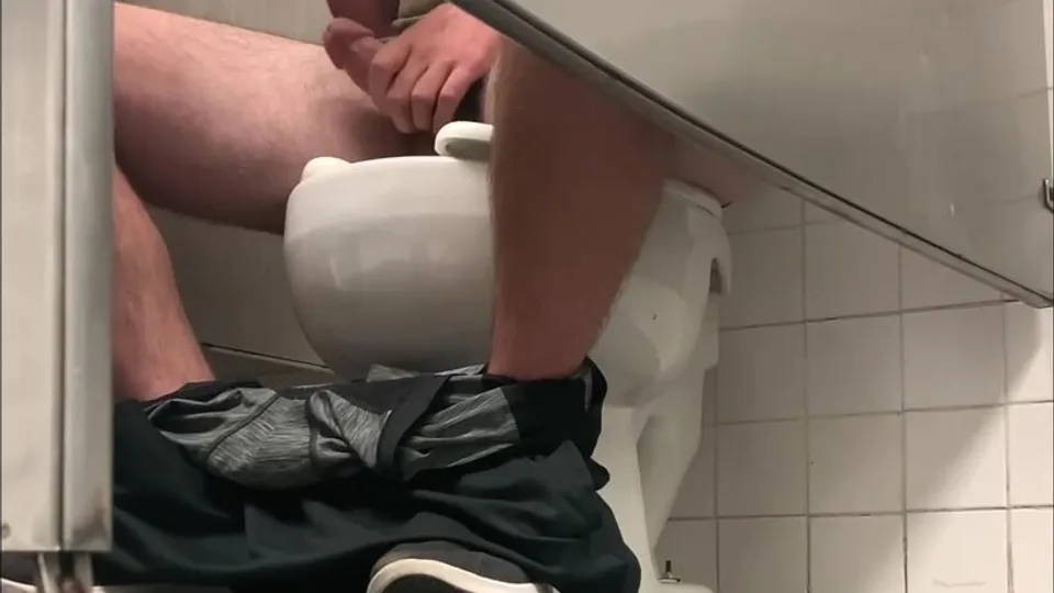 Str8 Wanker Caught In The Act! - ThisVid.com