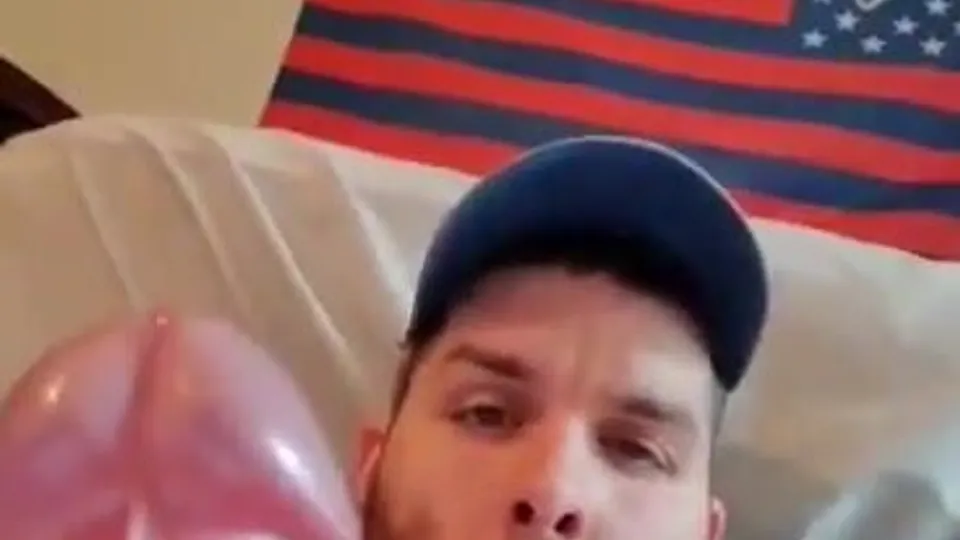Straight alpha massive cumshot - ThisVid.com