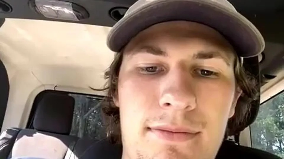 Straight Baited - Jerking Off In The Car - ThisVid.com