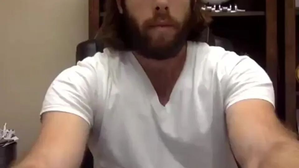 Straight Baited - Scruffy Guy Jerks Off 2 Of 2 - ThisVid.com