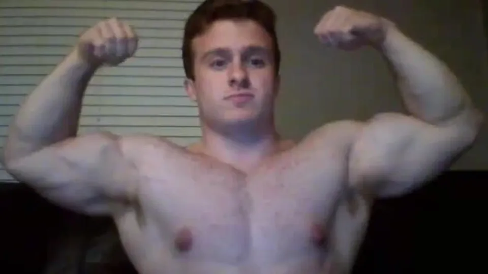 Straight bodybuilder Joe shows off and cums on cam show - ThisVid.com