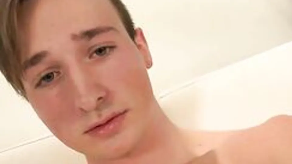 Straight boy Anton wanks
