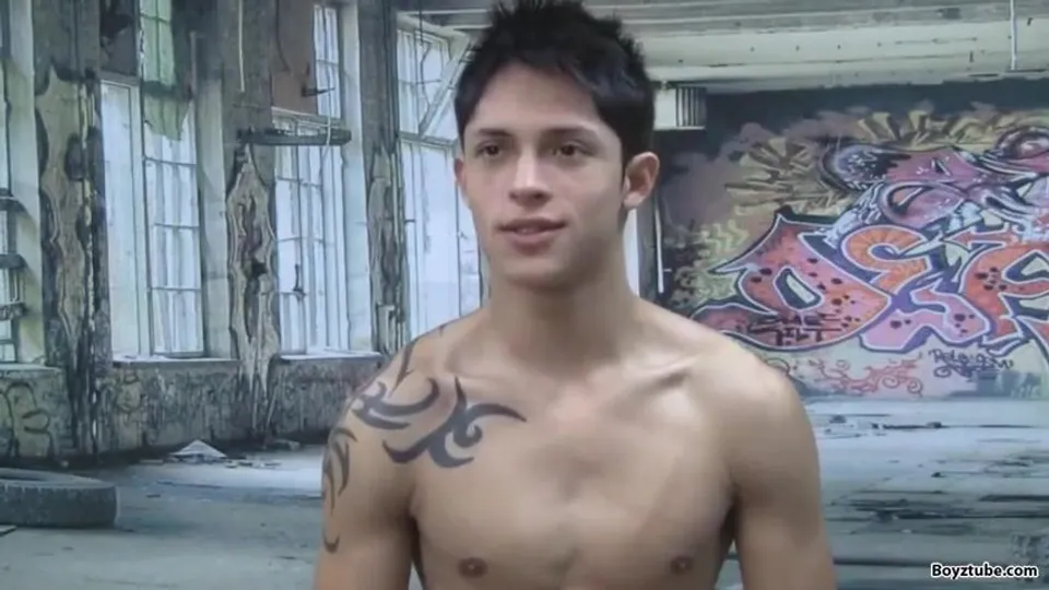 Straight boy first time on cam