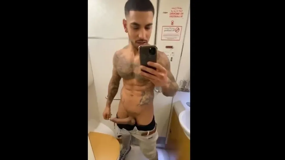 Straight British Guy was Feeling Horny During a Flight - ThisVid.com