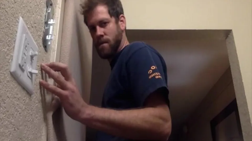 Straight guy cums twice gloryhole - ThisVid.com