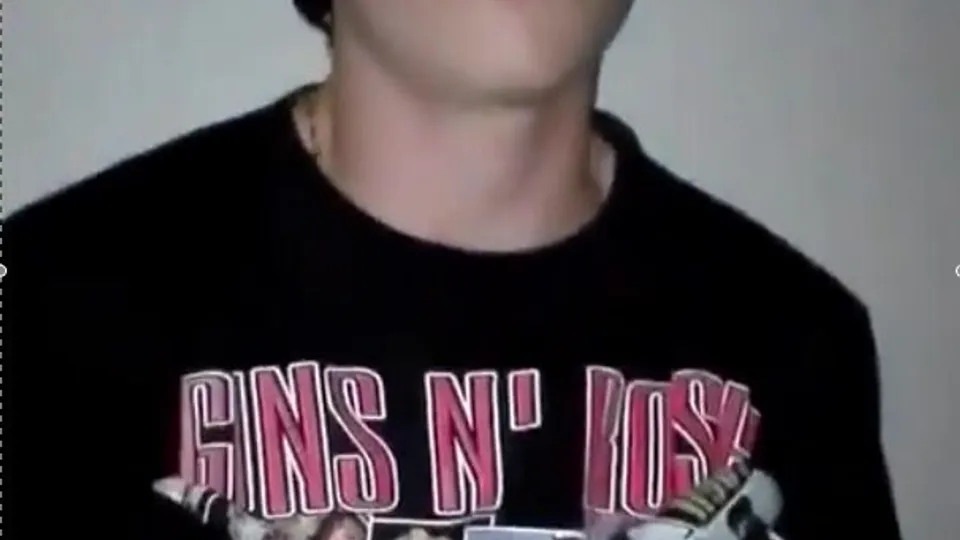 Straight guy lets his friend film him - ThisVid.com