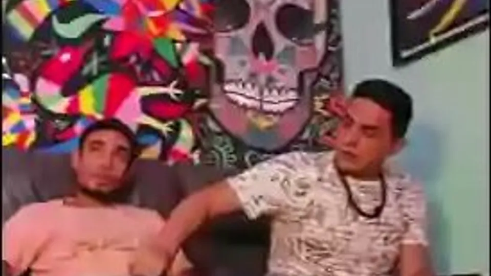 Straight guy serviced 4 - ThisVid.com
