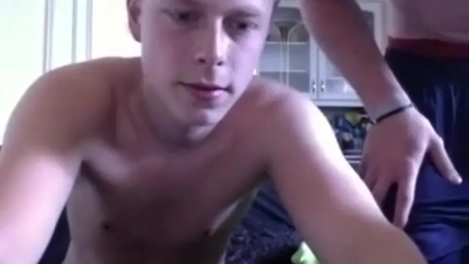 Straight mates wank on cam - ThisVid.com