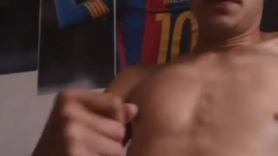 Straight Spanish guy cumming for a guy. - ThisVid.com