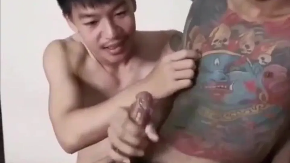 Tattooed Straight Guy Jerks Off in Front of Friend