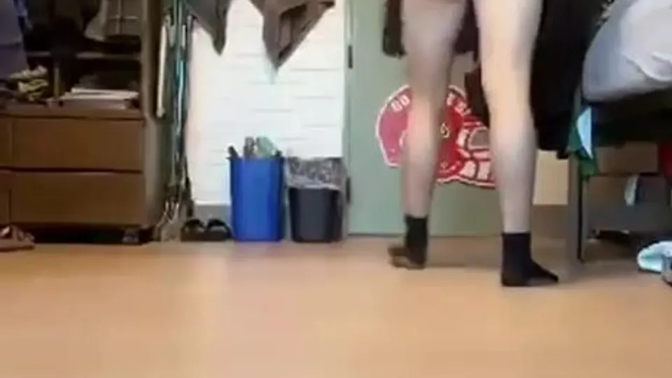 Straight Twink's Gay Dorm Room Experiment