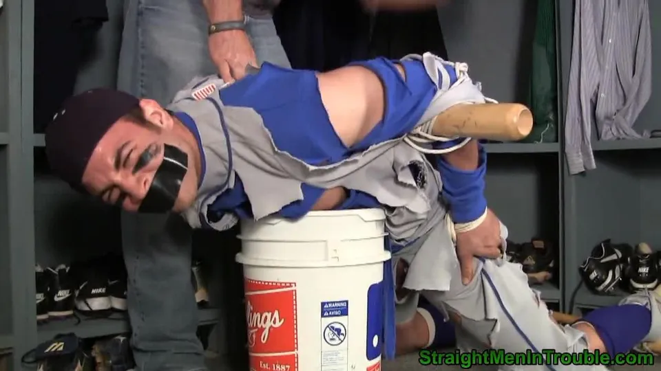 Straight Men in Trouble: Threesome