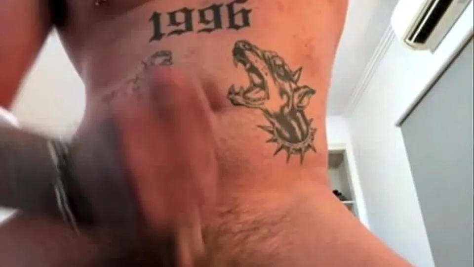 Stranger cumshot Australia 05/08 - ThisVid.com
