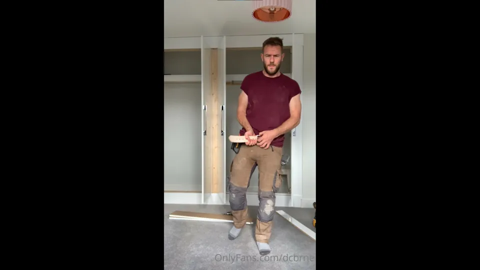 Stripping and jerking off till I cum – dcbrne