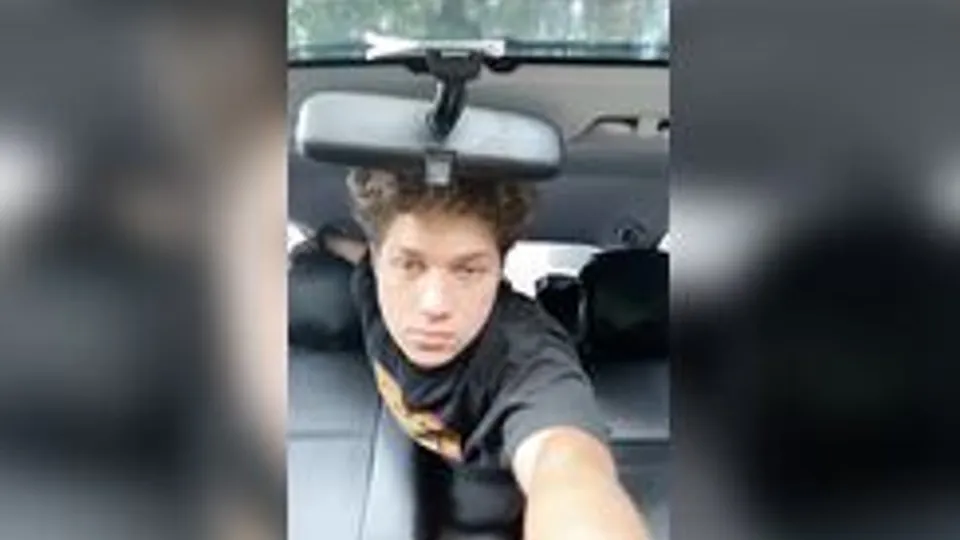Stripping in the Car Cam Real Porn