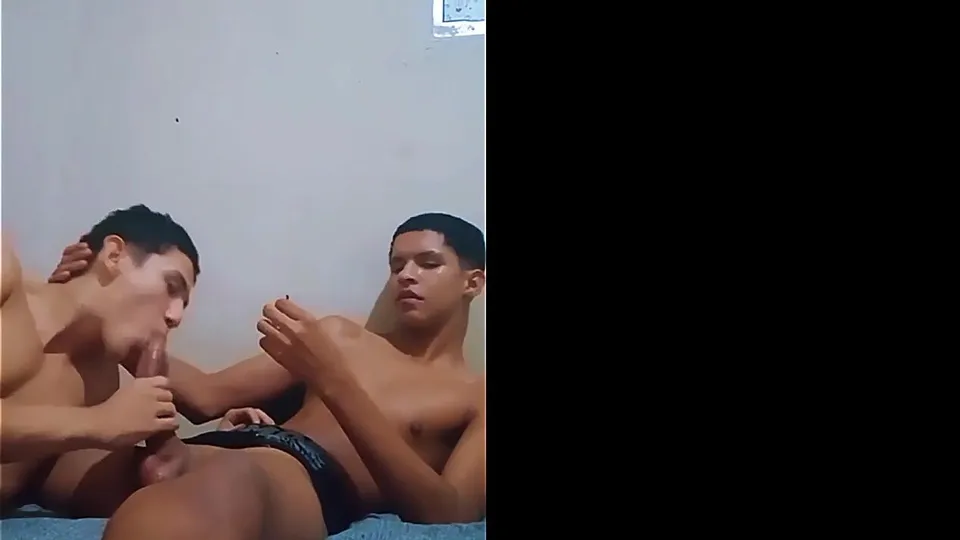 STROKING SMOKING AND SUCKING ON CUZZO BIG DICK
