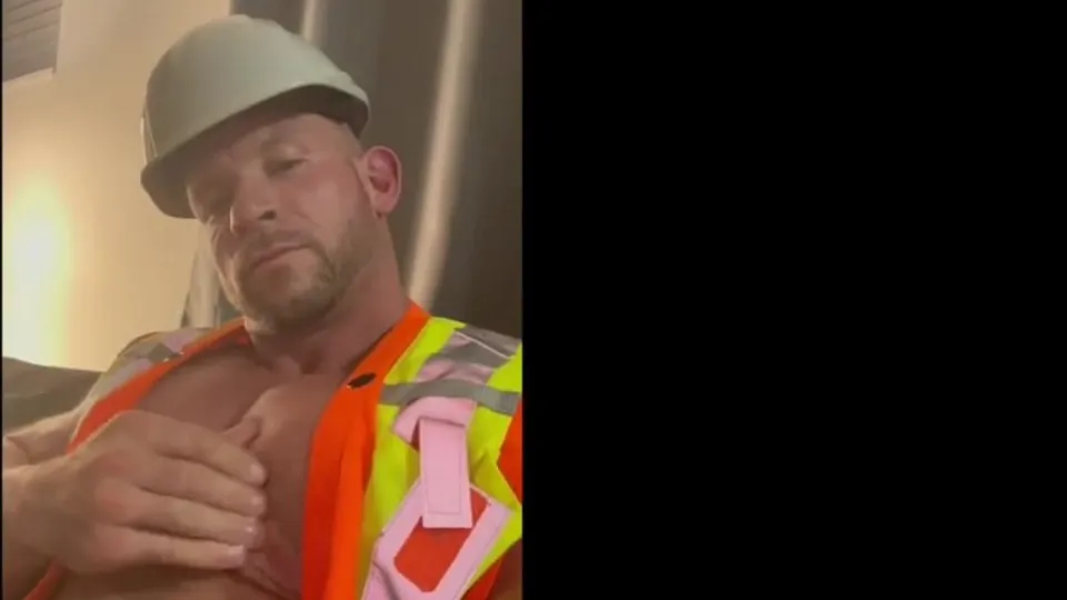 Stud in construction vest jerks - ThisVid.com
