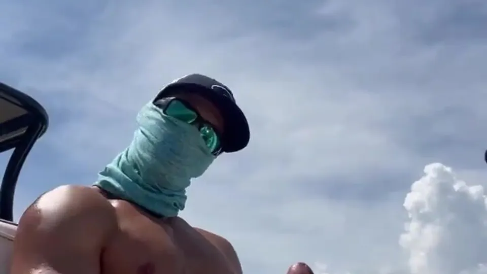 Stud jerk off on his boat - no cum - ThisVid.com