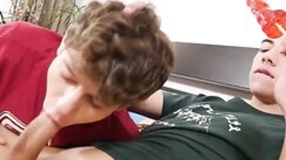 Twink Boys Suck and Wank in House