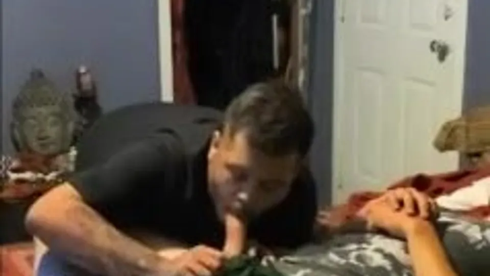 Sucking a gifted straight guy - ThisVid.com