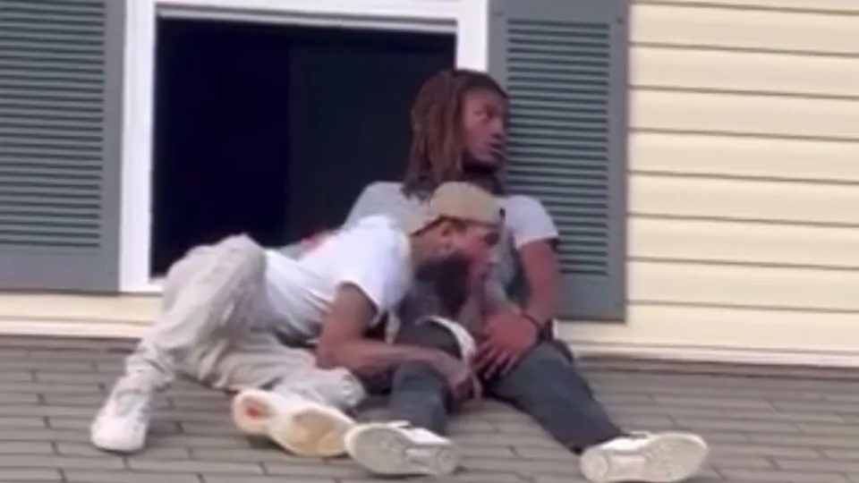 Sucking dick on the roof - ThisVid.com